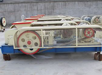 鐵礦對(duì)輥式破碎機(jī)