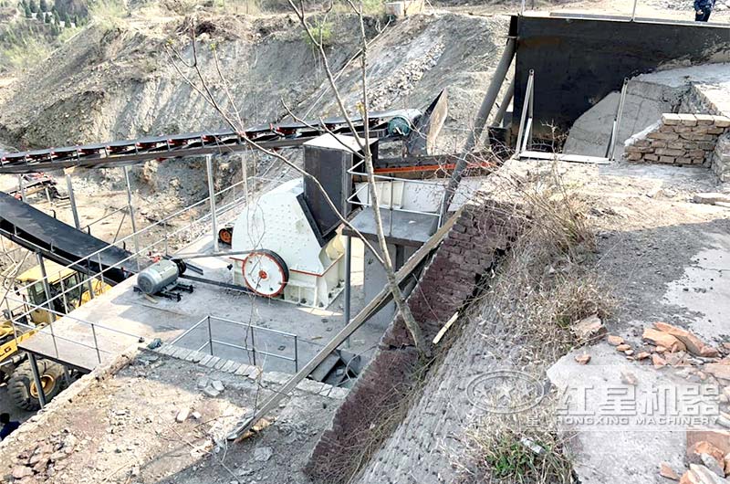 重錘式破碎機(jī)現(xiàn)場實(shí)拍