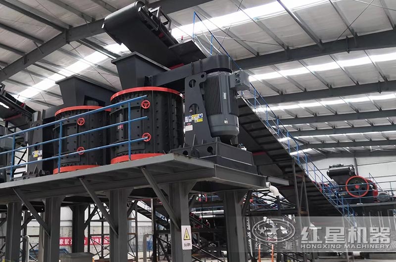 復(fù)合式破碎機(jī)現(xiàn)場