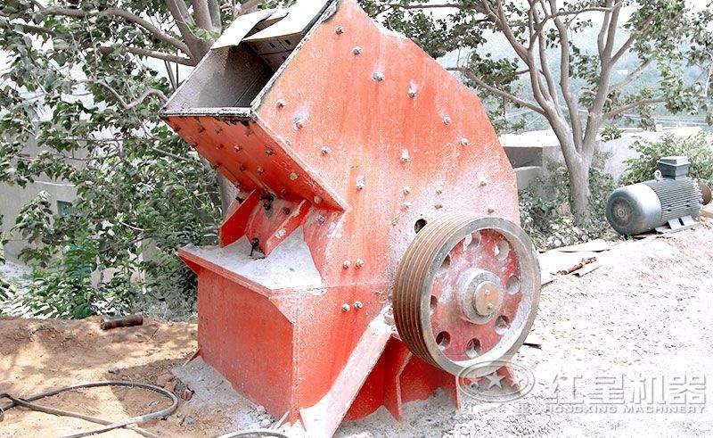 小型錘式破碎機生產現場