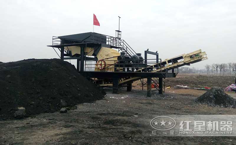 錘式破碎機現(xiàn)場