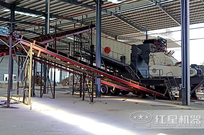 建筑垃圾粉碎機現(xiàn)場實拍