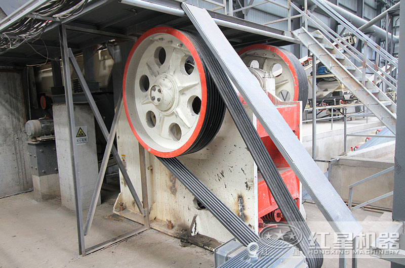 大型鄂破機作業現場實拍 大型鄂破機作業現場實拍