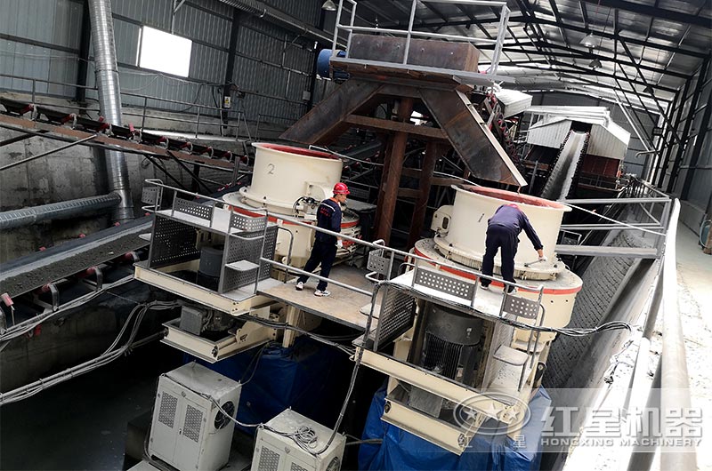 整個項目采用封閉式運輸給料