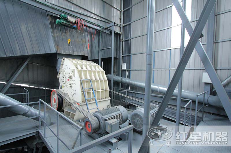 錘式破碎機現場