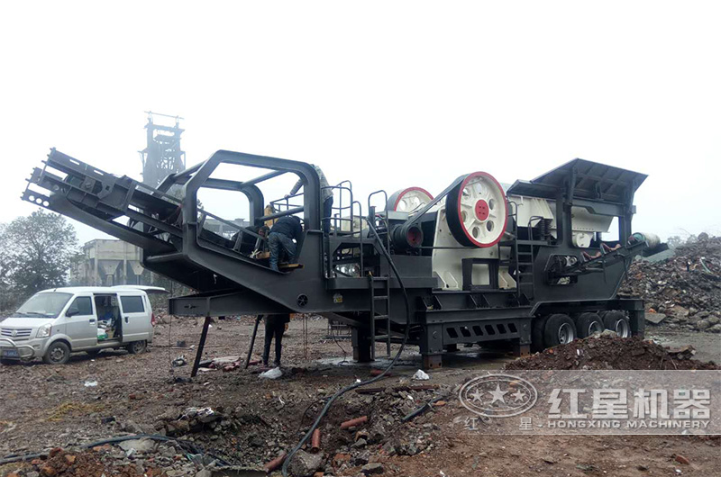 顎式移動破碎站---客戶現場 顎式移動破碎站---客戶現場