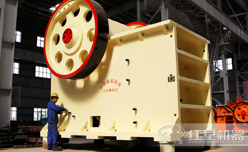 PE系列大型顎式破碎機