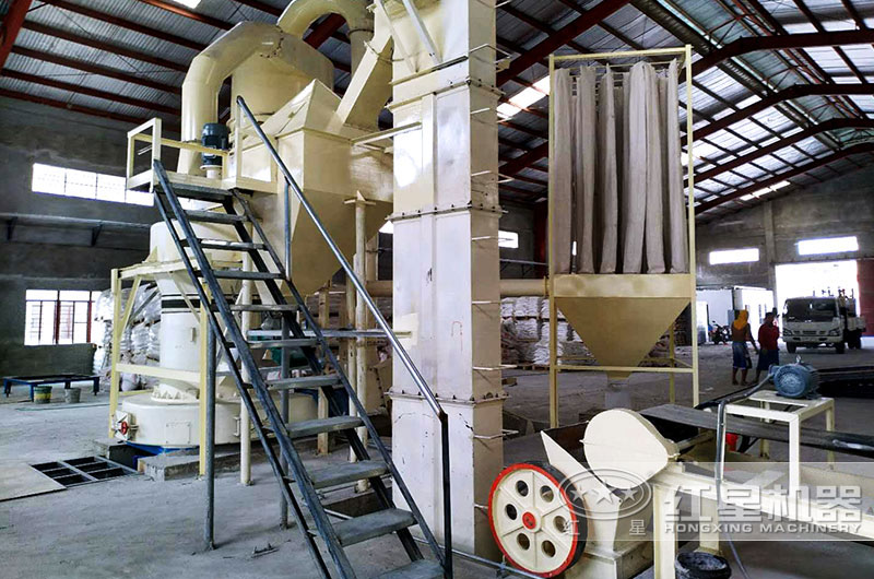 磨粉現(xiàn)場用顎式破碎機(jī)打頭陣 磨粉現(xiàn)場用顎式破碎機(jī)打頭陣