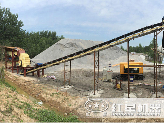 時產200噸煤炭錘式破碎機生產線現場 時產200噸煤炭錘式破碎機生產線現場