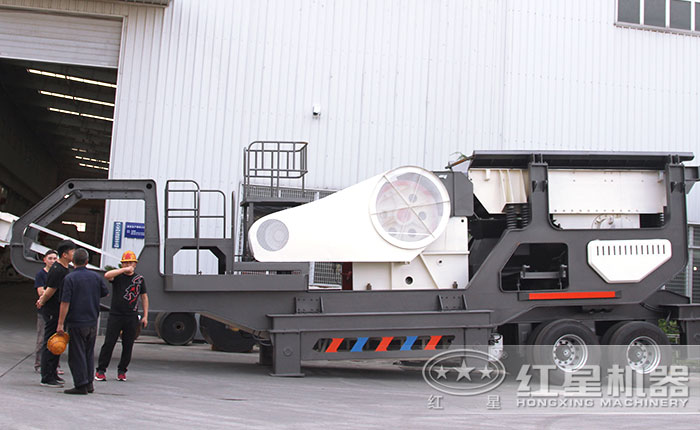 客戶到場參觀考察移動破碎機 客戶到場參觀考察移動破碎機