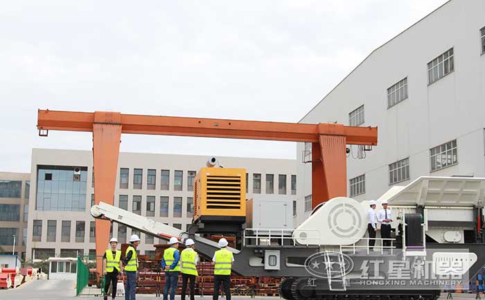 客戶來廠參觀考察建筑垃圾破碎設(shè)備 客戶來廠參觀考察建筑垃圾破碎設(shè)備