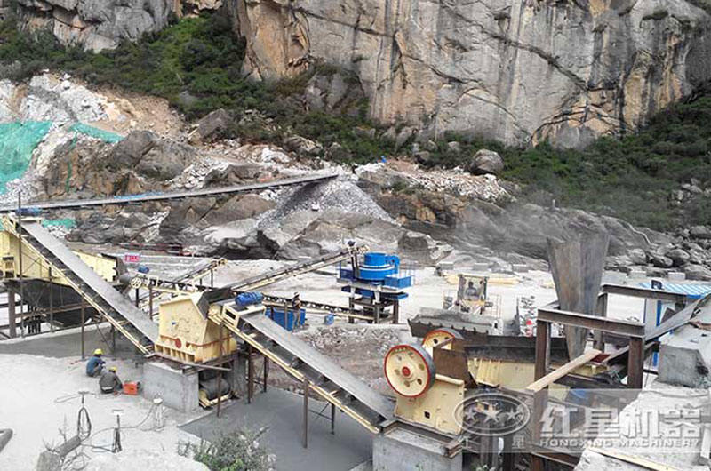 福建石灰石破碎生產(chǎn)線現(xiàn)場(chǎng) 福建石灰石破碎生產(chǎn)線現(xiàn)場(chǎng)