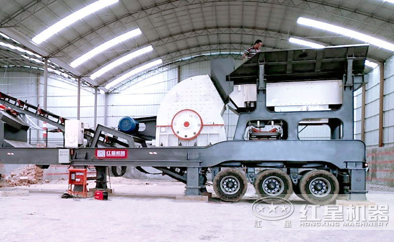 輪胎移動式煤炭破碎機(jī) 輪胎移動式煤炭破碎機(jī)