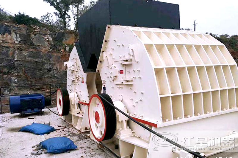 錘式破碎機現場 錘式破碎機現場