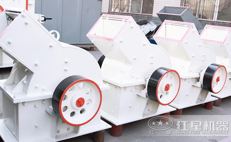 錘式碎石機外形簡單,小巧 錘式碎石機外形簡單,小巧