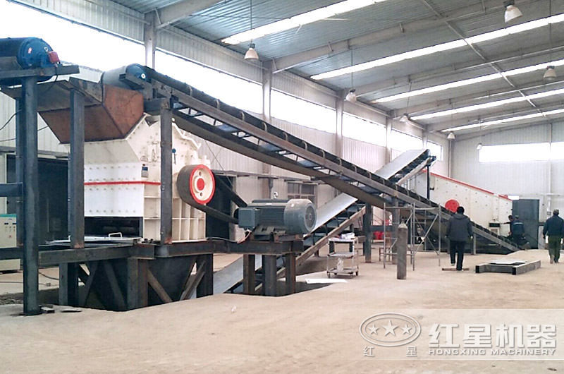 細(xì)碎機(jī)工作現(xiàn)場