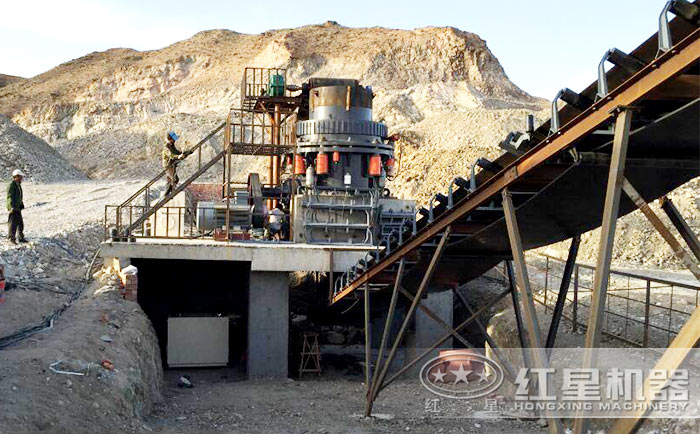 石料粉碎機生產(chǎn)現(xiàn)場 石料粉碎機生產(chǎn)現(xiàn)場