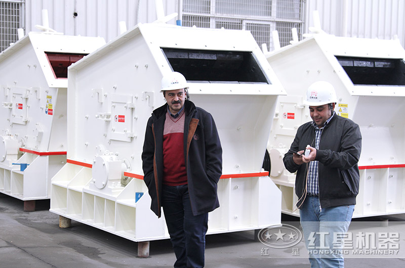 反擊式破碎機用戶來廠家參觀 反擊式破碎機用戶來廠家參觀