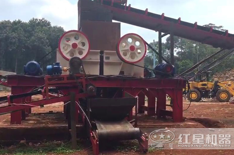 小型鄂破生產(chǎn)線現(xiàn)場(chǎng)