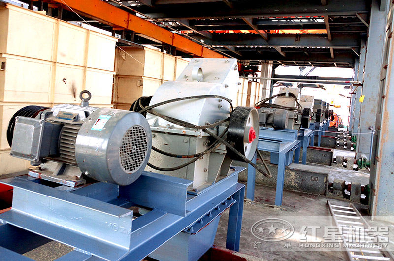 錘式破碎機(jī)多機(jī)現(xiàn)場作業(yè)圖 錘式破碎機(jī)多機(jī)現(xiàn)場作業(yè)圖