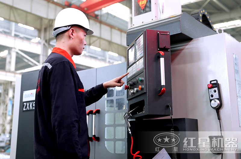 紅星機(jī)器通過智能數(shù)控操作，質(zhì)量可靠