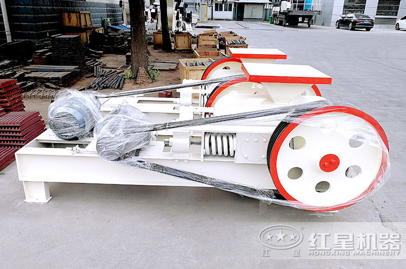 小型對輥破碎機產品實拍 小型對輥破碎機產品實拍