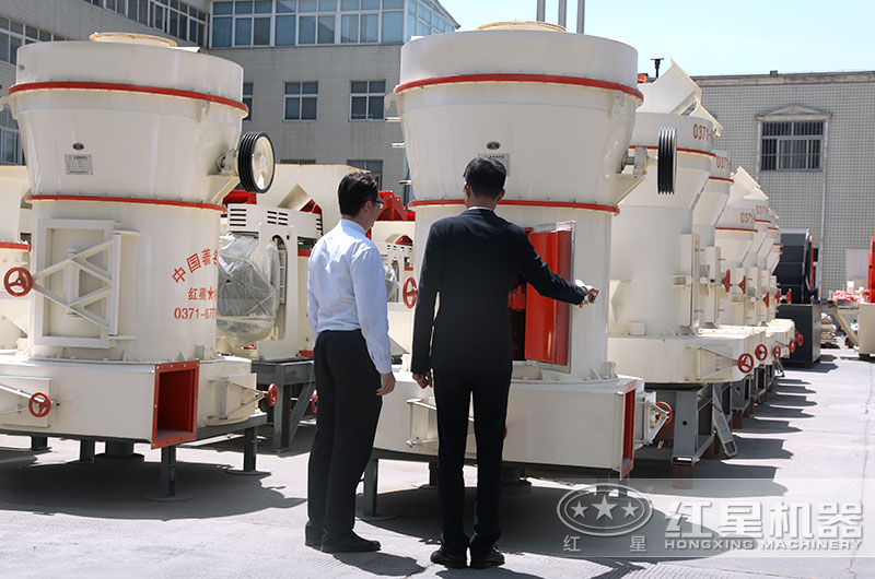 用戶來(lái)廠參觀，技術(shù)人員一對(duì)一講解