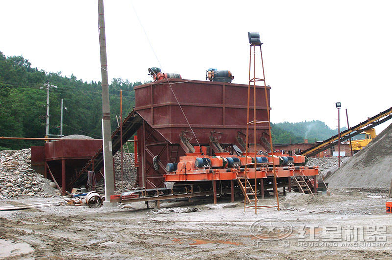 小型對輥破生產現場 小型對輥破生產現場