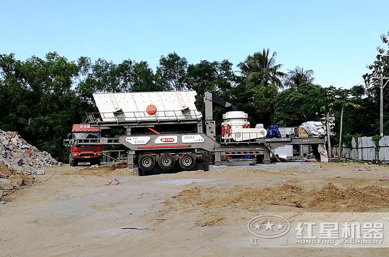 水泥塊粉碎機作業現場大圖