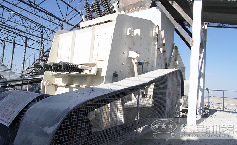 反擊式破碎機現場 反擊式破碎機現場