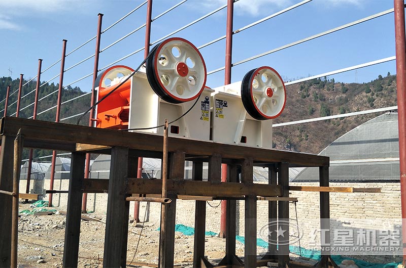 小型玻璃打粉機_粉碎機作業現場 小型玻璃打粉機_粉碎機作業現場