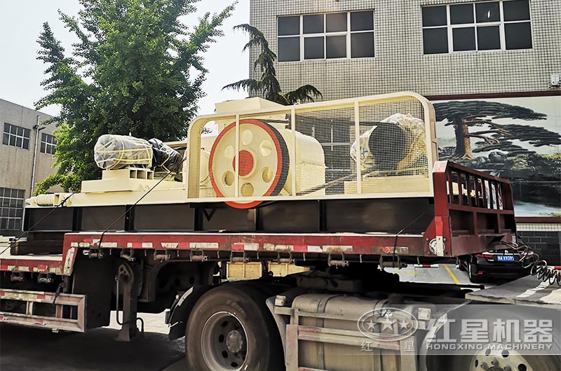 鐵礦對輥破發貨