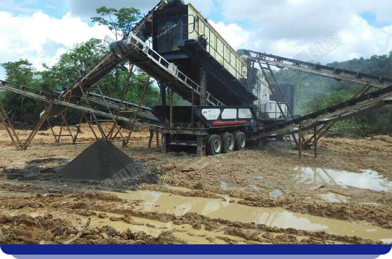 移動式破碎機現(xiàn)場