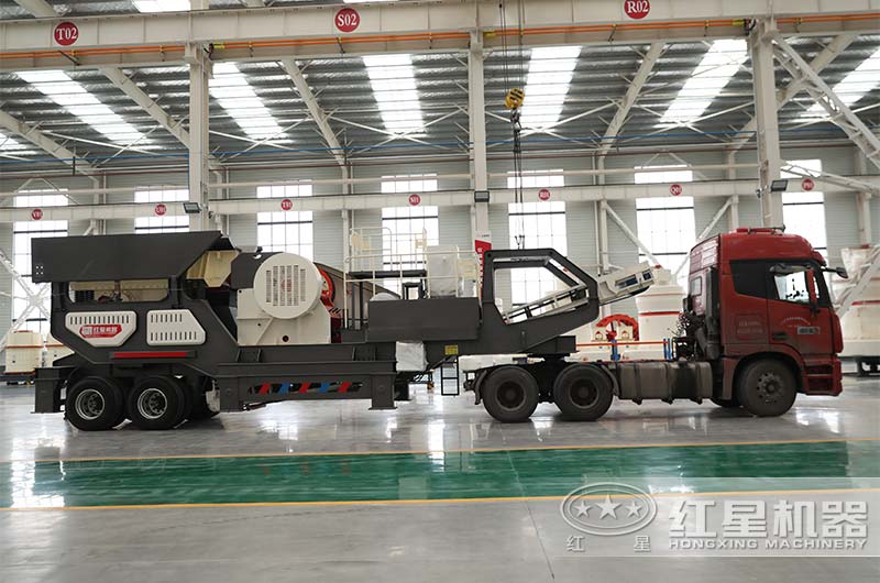 小型移動(dòng)顎式碎石機(jī)