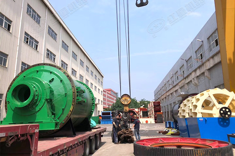 連續(xù)2.1x4.5米球磨機發(fā)貨