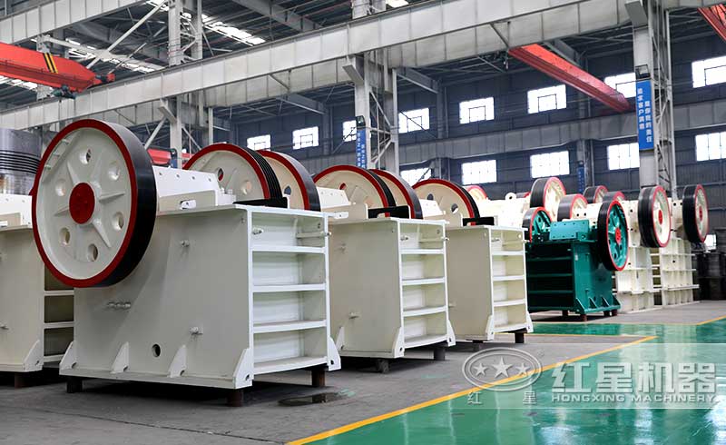 粗破設備：顎式破碎機