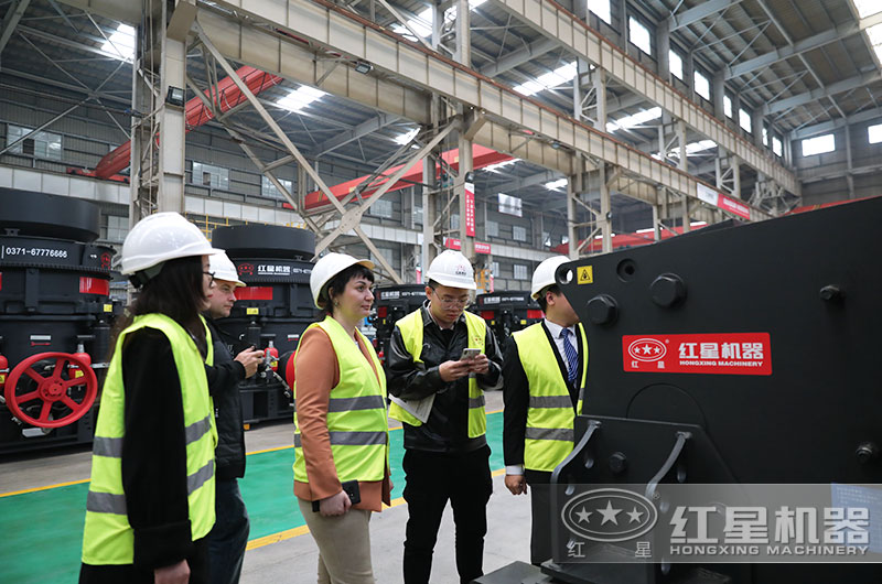 客戶來廠考察750鄂破 客戶來廠考察750鄂破