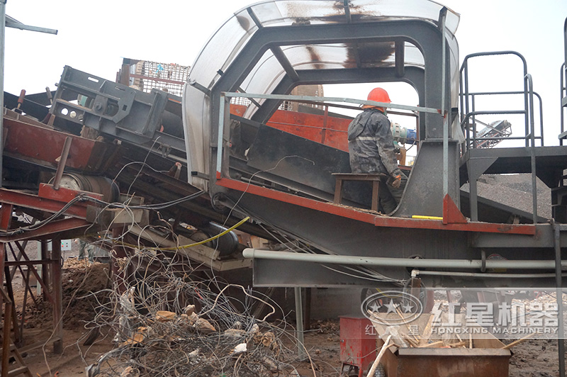 建筑垃圾再處理時(shí)分選出來(lái)的鋼筋