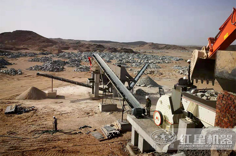 重錘式制砂機(jī)現(xiàn)場 重錘式制砂機(jī)現(xiàn)場