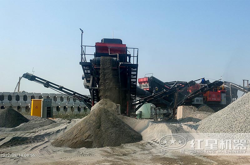 鶴伊高速砂石項目生產(chǎn)現(xiàn)場 鶴伊高速砂石項目生產(chǎn)現(xiàn)場