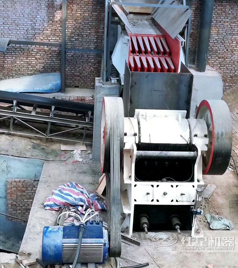 粗碎選用顎式破碎機