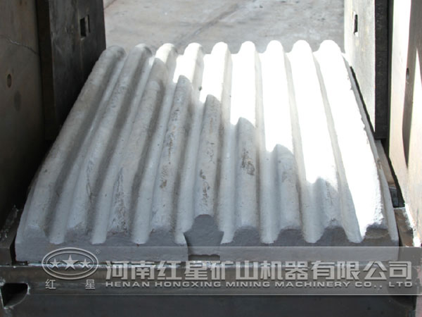 顎式破碎機(jī)動(dòng)鄂