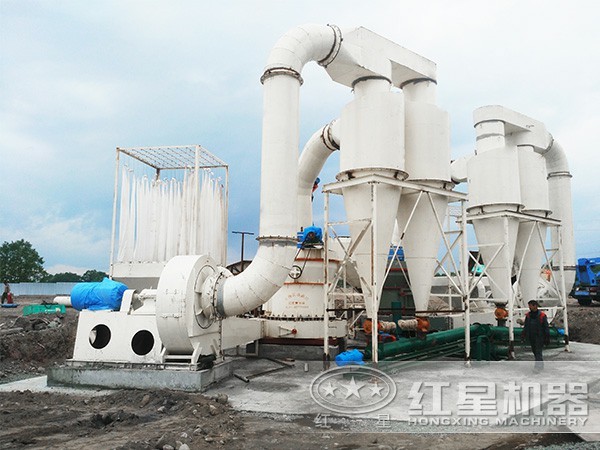 滑石磨粉機(jī)現(xiàn)場(chǎng)作業(yè)圖