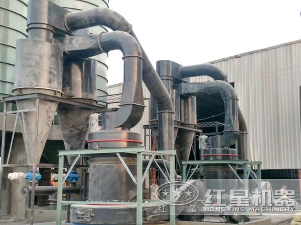 新型雷蒙磨粉機現(xiàn)場圖 新型雷蒙磨粉機現(xiàn)場圖