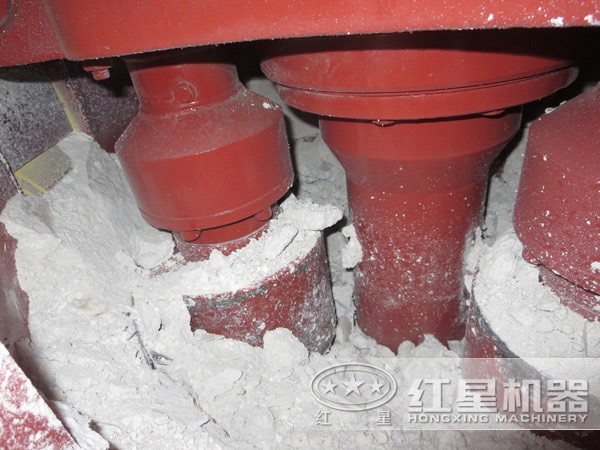 碳酸鈣磨粉機內部