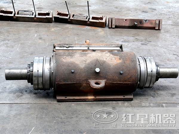 PE型顎式破碎機(jī)偏心軸