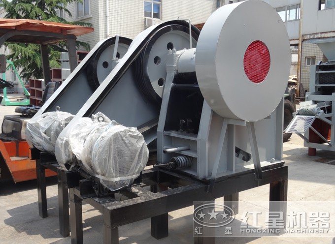 PE–150×250顎式破碎機(jī)帶電機(jī) PE–150×250顎式破碎機(jī)帶電機(jī)