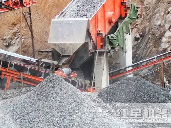 石子破碎生產(chǎn)現(xiàn)場 石子破碎生產(chǎn)現(xiàn)場