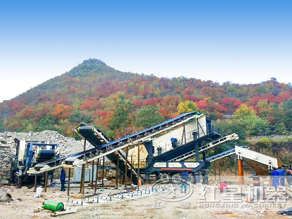 HX系列環保車載移動嗑石機現場圖 HX系列環保車載移動嗑石機現場圖