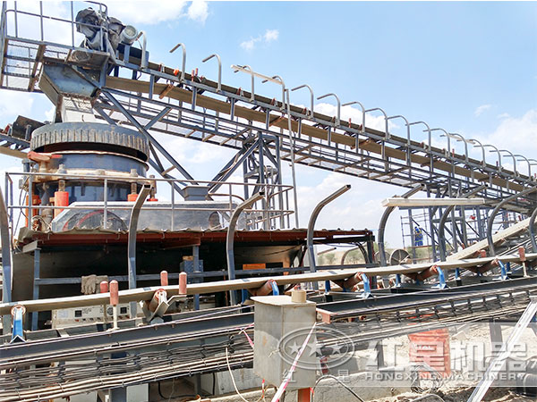 HXGYS300圓錐破碎機現場